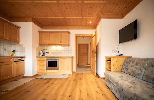 Innervillgraten House | Cozy Holiday Apartment in Innervillgraten for Families