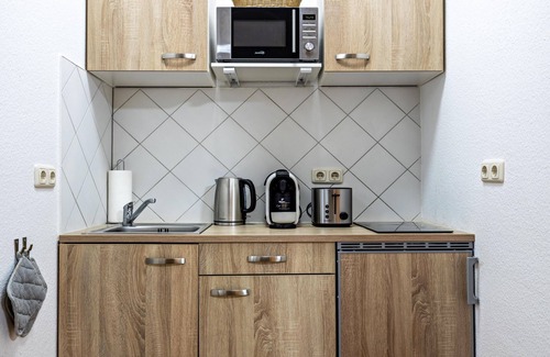 Muritz Apartment | Scenic Holiday Apartment 'Storchenzimmer' with Terrace & Wi-Fi