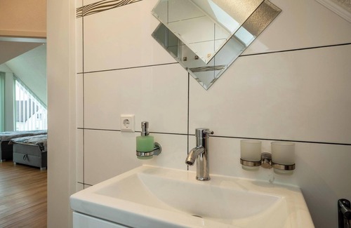 Friedrichshafen Apartment | Cozy Alpenblick Apartment: Balcony, Mountain View & Wi-Fi