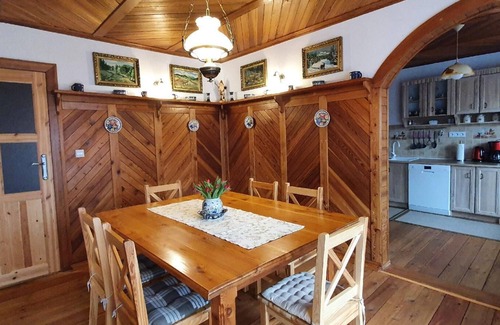 Swieradow-Zdroj House | Cozy Holiday Apartment in Swieradów Zdrój for 2-6 Guests