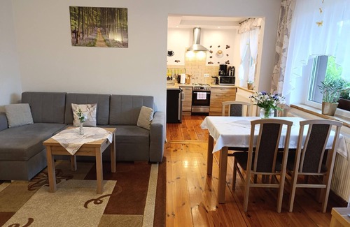 Swieradow-Zdroj House | Cozy Holiday Apartment in Swieradów Zdrój for 4 Guests