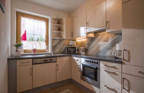 Gerlosbergeben Apartment | Mountain View Apartment with Spa and Pet-Friendly Amenities