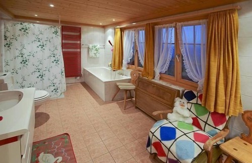 Aeschiried Apartment | Cozy Holiday Apartment in Aeschi b. Spiez for Families