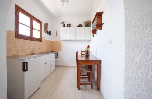 Kalo Chorio Apartment | Cozy Holiday Apartment Istron: Pool, Breakfast & Family-Friendly