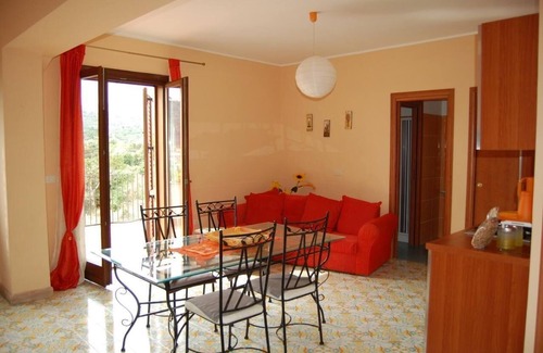Santa Tecla Apartment | Cozy Acireale Apartment for 2-4 with Pool and Kitchen