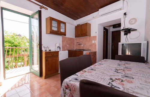 Kukljica Apartment | Cozy Adriatic Sea Apartment: Pet Friendly & Spa Amenities