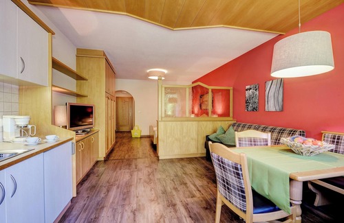 Saltusio Apartment | Alpenhof Lodge Almrose iii: Pool, Spa & Mountain Views