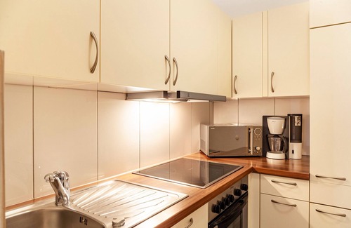 Ischgl Apartment | Cozy Alpenflora 1: Mountain View Apartment with Balcony
