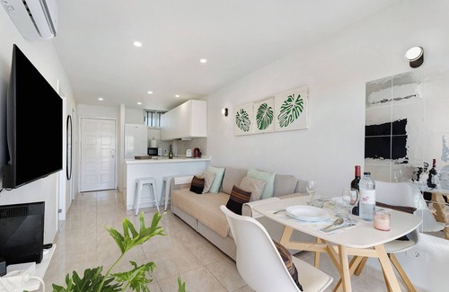 El Madronal Apartment | Oceanfront Apartment "Apto Svezda El Dorado" with Pool & Wi-Fi