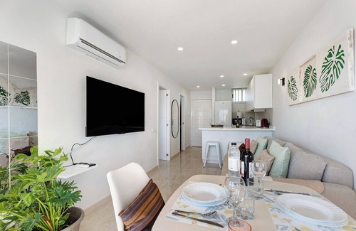 El Madronal Apartment | Oceanfront Apartment "Apto Svezda El Dorado" with Pool & Wi-Fi