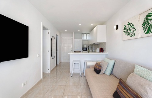El Madronal Apartment | Oceanfront Apartment "Apto Svezda El Dorado" with Pool & Wi-Fi