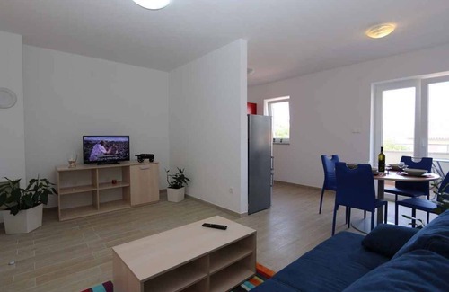 Soline Apartment | Idyllic Beachside Apartment with Air Conditioning & Top Reviews