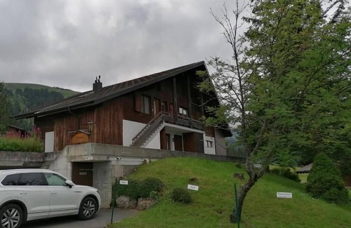 Axalp Apartment | Cozy Axalp Holiday Apartment for 4 with Kitchen & Breakfast