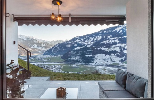 Stummerberg Apartment | Cozy Holiday Apartment "Bergglück Stummerberg" with Spa & Views