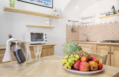 La Conia Apartment | Cozy 'Blue House Laconia' with Sea View & Balcony