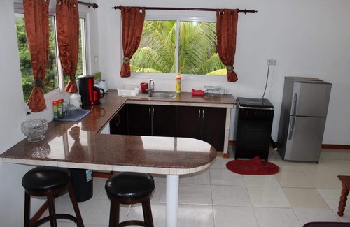 Mare Anglaise Apartment | Comfortable Holiday Apartment in Beau Vallon for 4 Guests