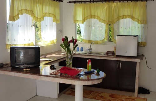 Mare Anglaise Apartment | Comfortable Holiday Apartment in Beau Vallon for 4 Guests