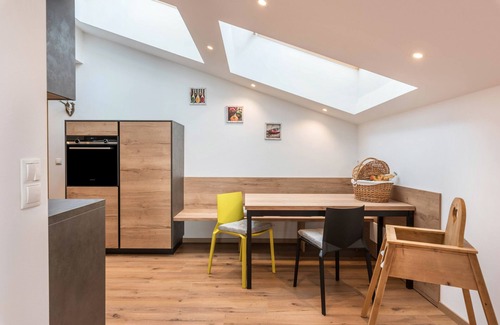Luson Apartment | Mountain View Apartment "Balbeinhof Apt Reh" with Balcony & Wi-Fi