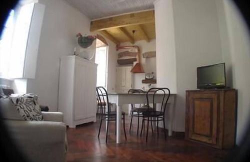 Belgirate Apartment | Cozy Holiday Apartment in Belgirate for 4 Guests