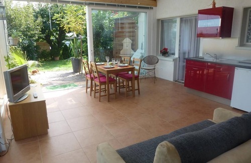 Bellach Apartment | Cozy Holiday Apartment Bellach with Ocean View & Kitchen