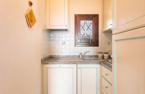 Pittulongu Apartment | Explore Bia de Bados B5: Oceanfront with Pool & Wi-Fi