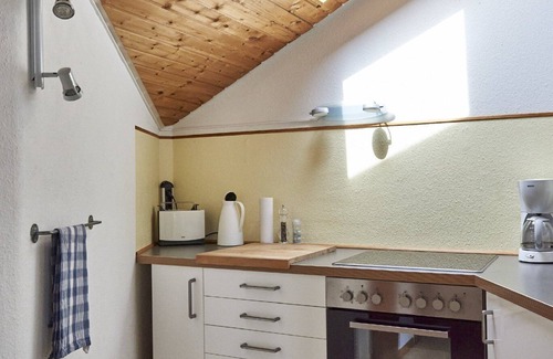 Litzelstetten Apartment | Lake View Apartment 'Bodenseeblick' with Balcony & Wi-Fi