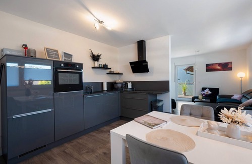 Munchweier Apartment | Holiday Apartment 'Bra Wa' with Mountain View, Private Terrace and Wi-Fi