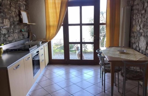 Castelletto Apartment | Cozy Brenzone Apartment for 1-2 with Pet-Friendly Perks