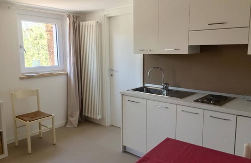 Castelletto Apartment | Ideal Brenzone Apartment for 2 with Breakfast & Pet-Friendly