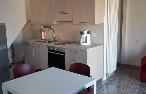 Porto Apartment | Cozy Holiday Apartment Brenzone for 1-2 Guests