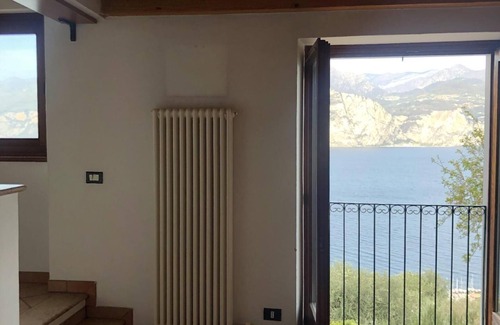 Castelletto Apartment | Top-Rated Brenzone Apartment for 4 with Pet-Friendly Amenities