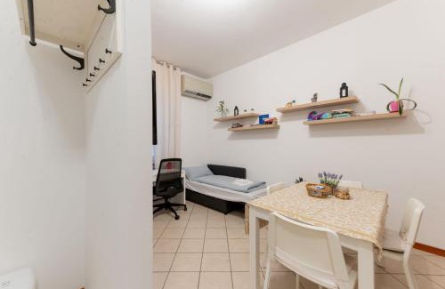 Centro Storico Nord Apartment | Stylish Holiday Apartment in Brescia Centro with Parking