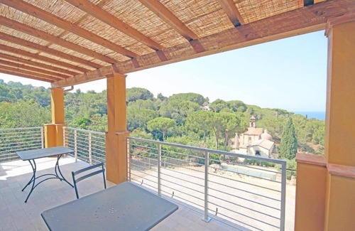 Madonna delle Grazie Apartment | Cozy Holiday Apartment in Capoliveri for 4 Guests