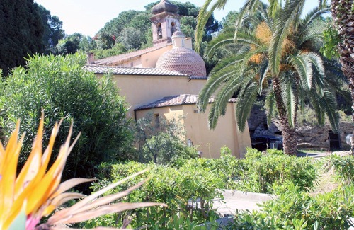 Madonna delle Grazie Apartment | Cozy Capoliveri Holiday Apartment for 1-4 Guests