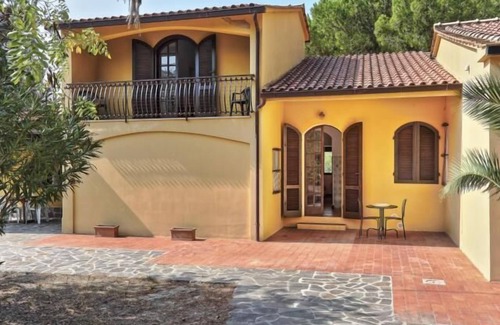 Madonna delle Grazie Apartment | Comfortable Holiday Apartment Capoliveri for Up to 6 Guests