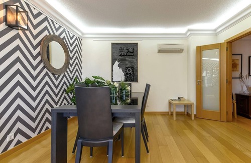 Carcavelos Apartment | Cozy Holiday Apartment in Carcavelos for Up to 6 Guests