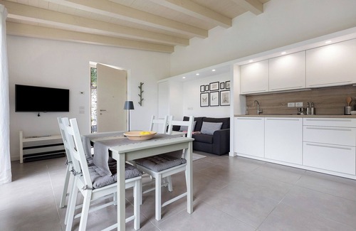 Tignale Apartment | Relaxing Apartment "Ca’ Scaì Agrifugium Elià" with Pool