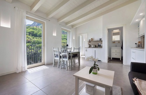 Tignale Apartment | Relaxing Holiday Apartment "Ca’ Scaì Agrifugium Olivia" with Pool