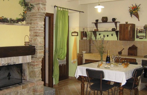 Cagli Apartment | Cozy Holiday Apartment in Cagli with Pool and Breakfast