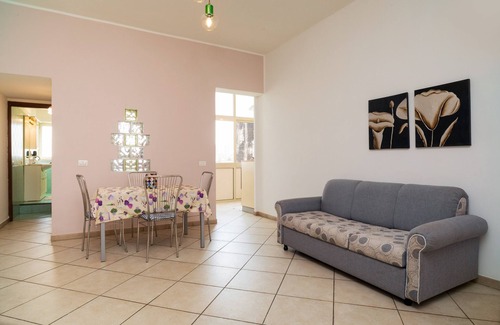 Monte Po-Nesima-San Leone-Rapisardi Apartment | Cozy Holiday Apartment "Casa Cairoli" with Ocean View & A/C