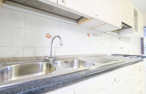 Canneto Apartment | Oceanfront Holiday Apartment "Case Vacanza Armando Trilo" with Wi-Fi