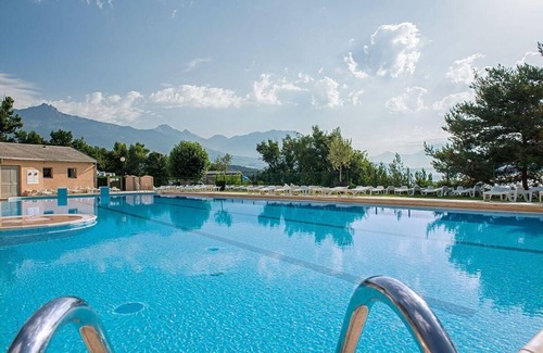 Chorges Apartment | Comfortable Holiday Apartment in Chorges for Family Getaways