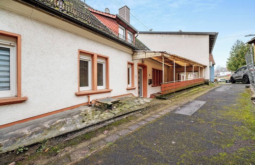 Tholey Apartment | Prime Holiday Apartment "Christiane" with Wi-Fi & Pet Friendly