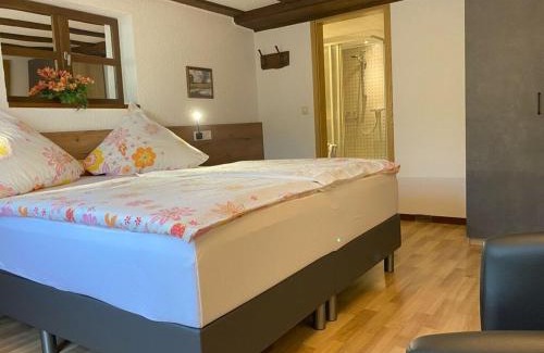 Irmenach Apartment | Pet-Friendly Holiday Apartment "Cornflower" for Families
