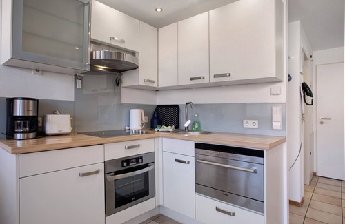 Langenargen Apartment | Cozy Holiday Apartment “DG2” at Heinemann Guest House