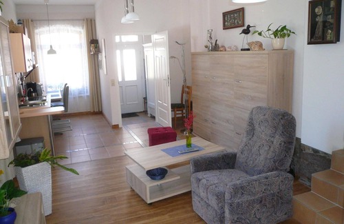 Dassow House | Cozy Holiday Apartment Dassow for Couples with Breakfast