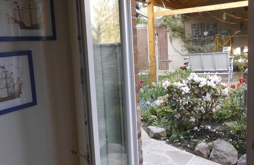 Dassow House | Cozy Holiday Apartment Dassow for Couples with Breakfast