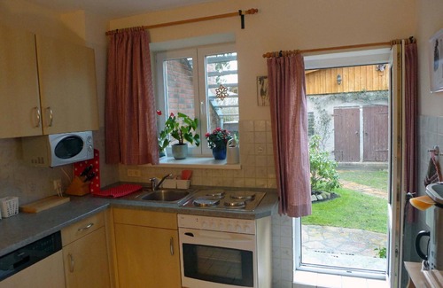 Dassow House | Cozy Holiday Apartment Dassow for 1-2 Guests with Kitchen
