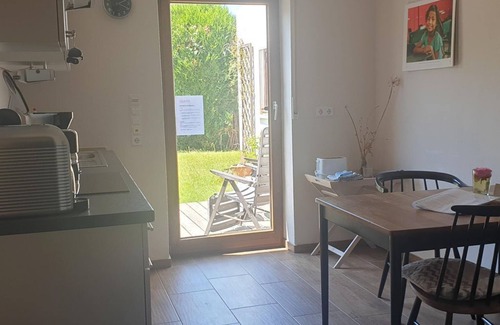 Oberotterbach Apartment | Discover Apartment "An der Weinstraße" with Ocean Views