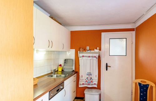 Muritz Apartment | Scenic Holiday Apartment 'Fachwerkferienhaus' with Terrace